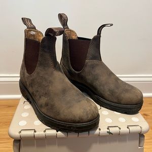 Blundstone Chelsea Boot - Rustic Brown #585